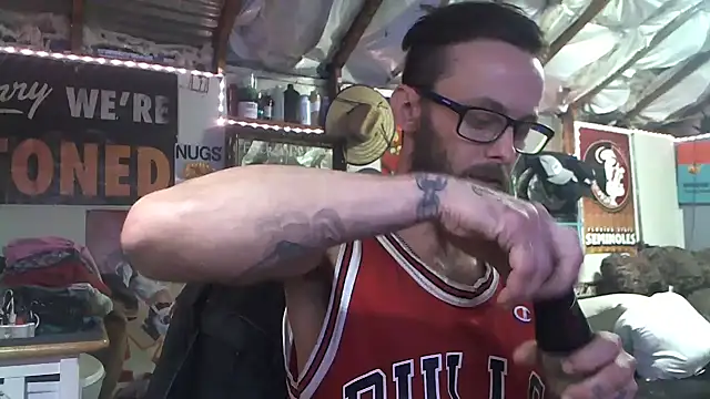 Snapshot of CloudDadddyyy420 chatting on 02.08.25 CloudDadddyyy420 online show from 02.08.25