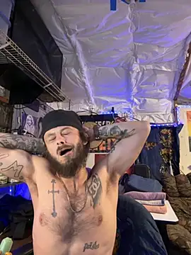 Snapshot of CloudDadddyyy420 chatting on 09.21.25 CloudDadddyyy420 online show from 09.21.25