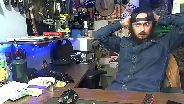 Snapshot of CloudDadddyyy420 chatting on 10.18.25 CloudDadddyyy420 online show from 10.18.25