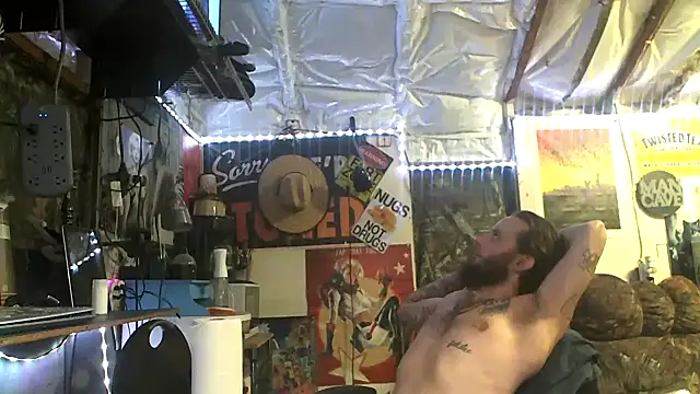 Snapshot of CloudDadddyyy420 chatting on 10.21.25 CloudDadddyyy420 online show from 10.21.25