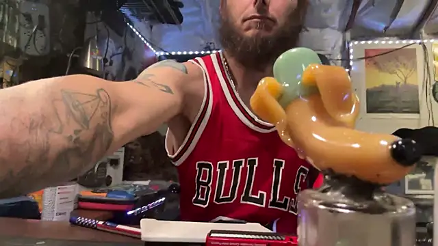 Snapshot of CloudDadddyyy420 chatting on 10.28.25 CloudDadddyyy420 online show from 10.28.25