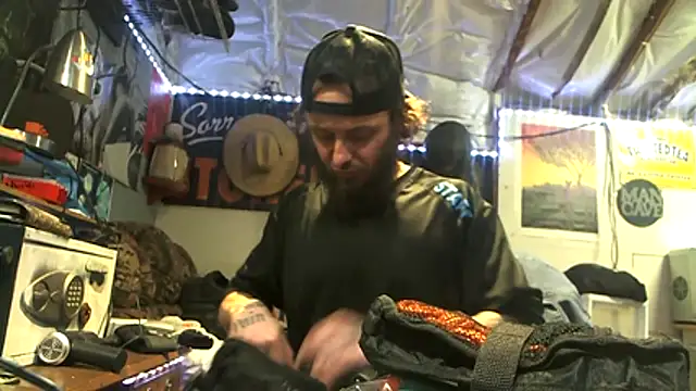 Snapshot of CloudDadddyyy420 chatting on 10.29.25 CloudDadddyyy420 online show from 10.29.25