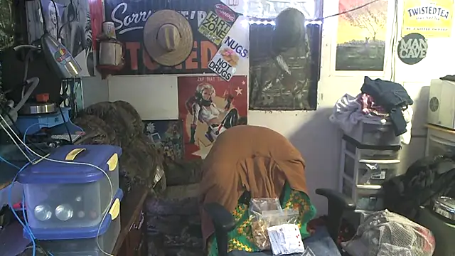 Snapshot of CloudDadddyyy420 chatting on 11.11.25 CloudDadddyyy420 online show from 11.11.25