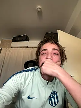 SweetBoy32 online show from 12.15.25