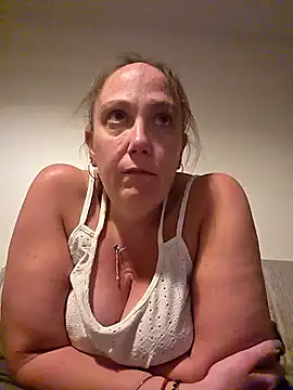 Wisie Cutie online show from 04.13.26