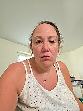 Wisie Cutie online show from 04.14.26