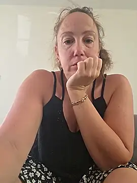 Wisie Cutie online show from 06.15.26