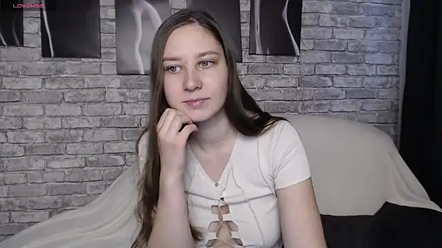 MollyBrams online show from 12.12.24