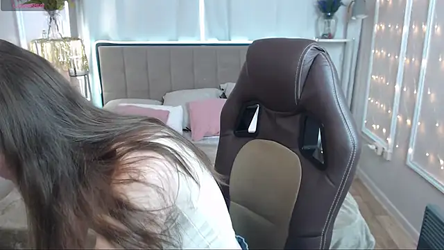 MollyBrams online show from 03.03.25