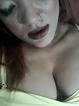 Snapshot of Indianpleasure300 chatting on 01.04.25 Indianpleasure300 online show from 01.04.25