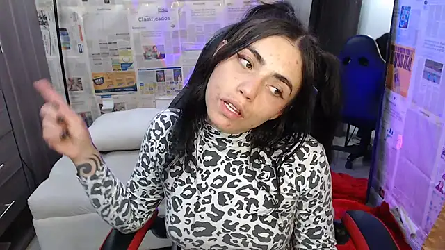 Snapshot of i_am_nina_ chatting on 11.14.25 i am nina online show from 11.14.25