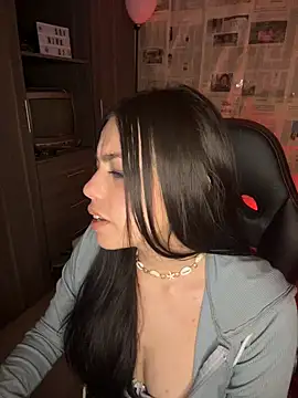 i am nina  online show from 03.25.26