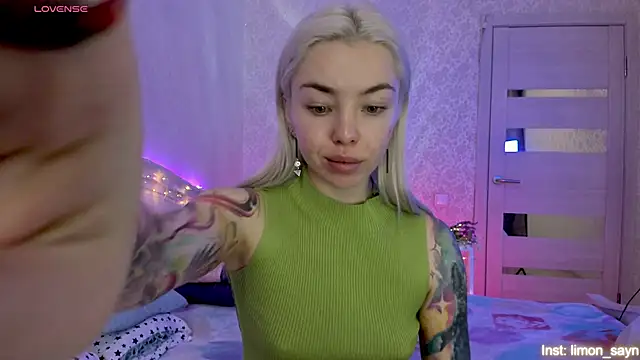 LillyMoure  online show from 10.24.25