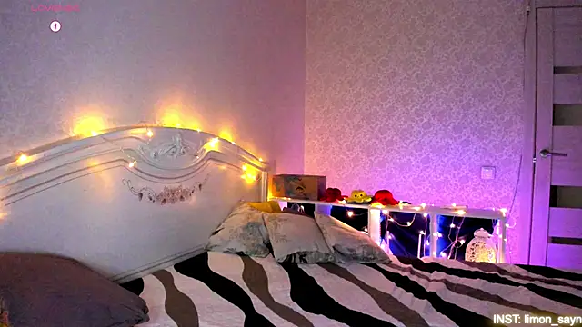 LillyMoure  online show from 02.17.26