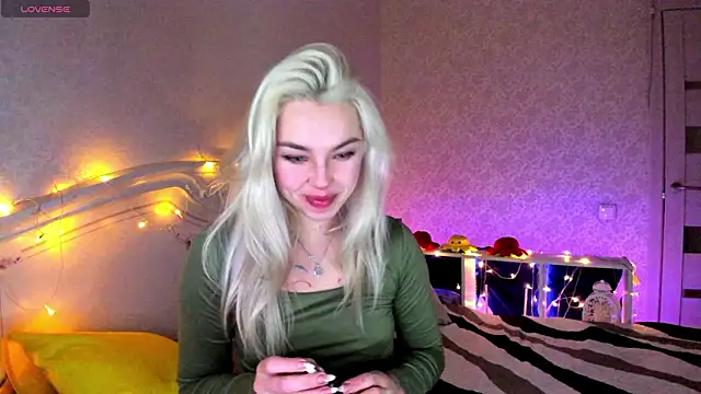 LillyMoure  online show from 02.22.26