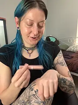 MissCumberdale online show from 09.09.25