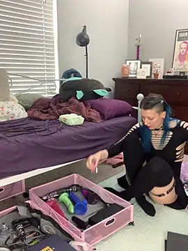 MissCumberdale online show from 11.22.25