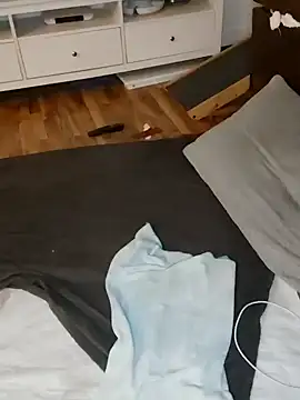 Snapshot of SexyDreamercouple89 chatting on 12.29.24 SexyDreamercouple89 online show from 12.29.24