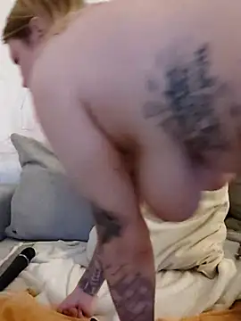 Snapshot of SexyDreamercouple89 chatting on 09.21.25 SexyDreamercouple89 online show from 09.21.25