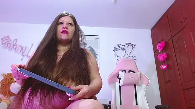 Amelie Rousell online show from 12.02.25