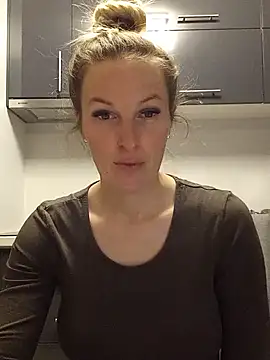 MaviePearl online show from 02.28.25