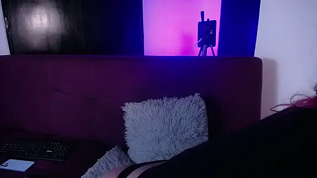 Snapshot of Miss_Loise chatting on 12.29.24 Miss Loise online show from 12.29.24