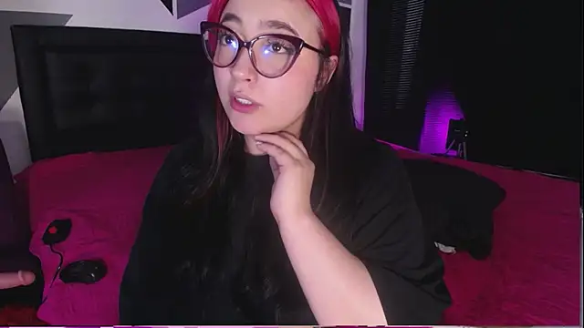 Snapshot of Miss_Loise chatting on 02.13.25 Miss Loise online show from 02.13.25