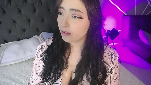 Snapshot of Miss_Loise chatting on 03.15.25 Miss Loise online show from 03.15.25