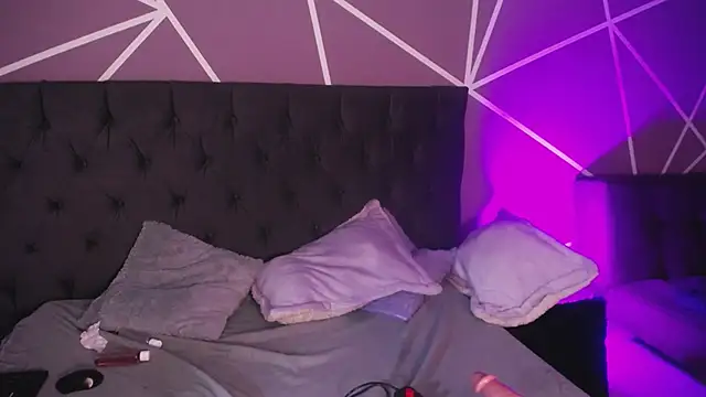 Snapshot of Miss_Loise chatting on 03.18.25 Miss Loise online show from 03.18.25