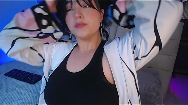 Snapshot of Miss_Loise chatting on 09.12.25 Miss Loise online show from 09.12.25