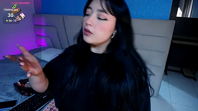 Snapshot of Miss_Loise chatting on 09.25.25 Miss Loise online show from 09.25.25