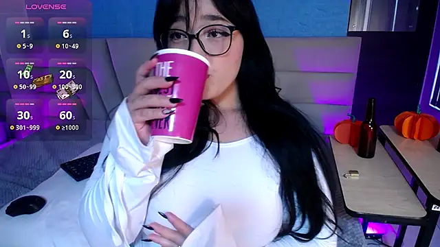 Snapshot of Miss_Loise chatting on 09.28.25 Miss Loise online show from 09.28.25