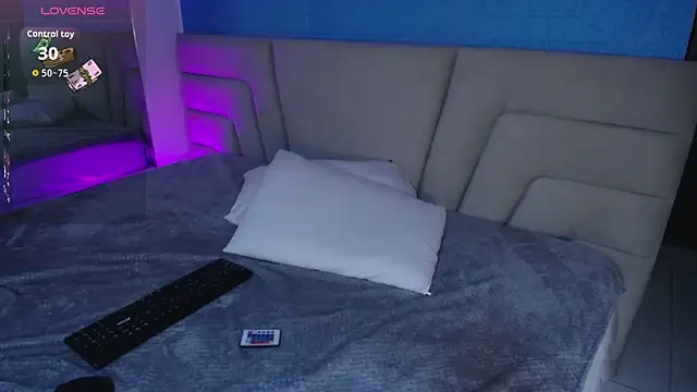 Snapshot of Miss_Loise chatting on 10.02.25 Miss Loise online show from 10.02.25