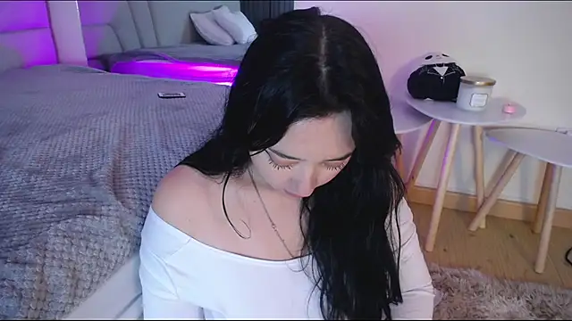 Snapshot of Miss_Loise chatting on 11.22.25 Miss Loise online show from 11.22.25