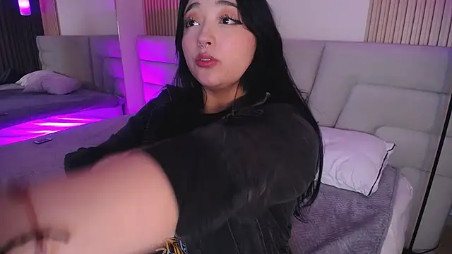 Snapshot of Miss_Loise chatting on 12.03.25 Miss Loise online show from 12.03.25