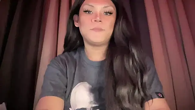 Snapshot of one_great_devine chatting on 11.17.25 one great devine online show from 11.17.25