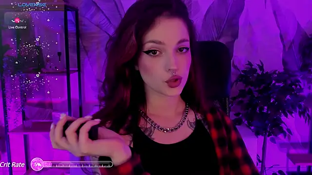 BratzieDarsie online show from 12.28.24