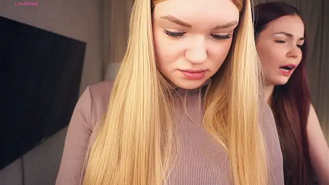 Snapshot of EllenReeves chatting on 01.24.25 EllenReeves online show from 01.24.25