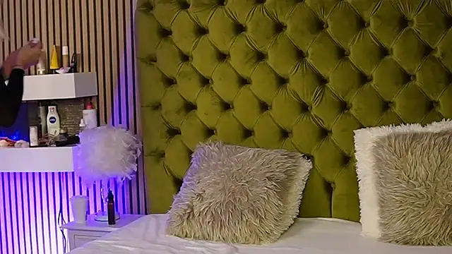 TiffanyMaze online show from 03.03.25