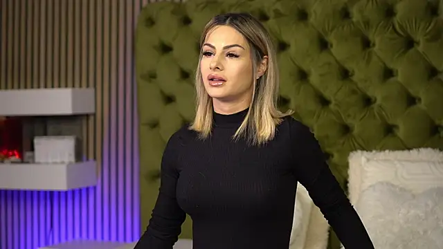 TiffanyMaze online show from 09.29.25