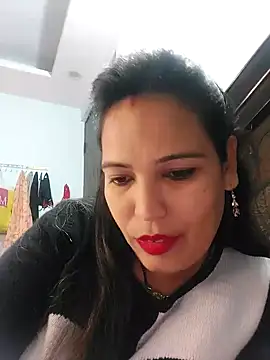 Poojabhabi101 online show from 12.31.24