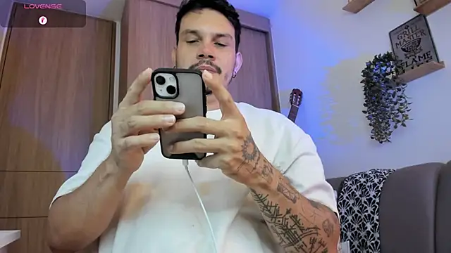 Snapshot of alejandro_stark chatting on 06.30.26 alejandro stark online show from 06.30.26