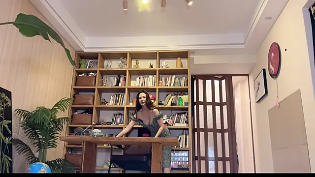 Snapshot of grandeeney chatting on 01.24.25 grandeeney online show from 01.24.25