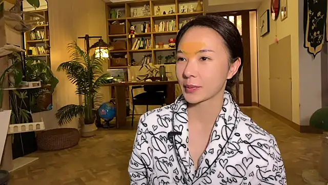 Snapshot of grandeeney chatting on 12.05.25 grandeeney online show from 12.05.25