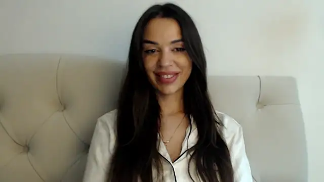 Snapshot of Mika_Gold chatting on 10.25.25 Mika Gold online show from 10.25.25