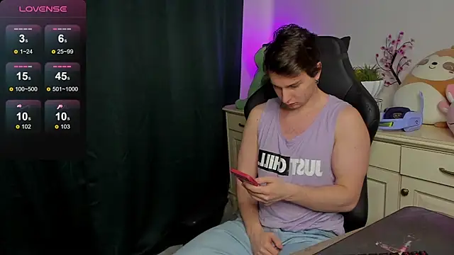 Snapshot of Vincent_Strong chatting on 09.27.25 Vincent Strong online show from 09.27.25