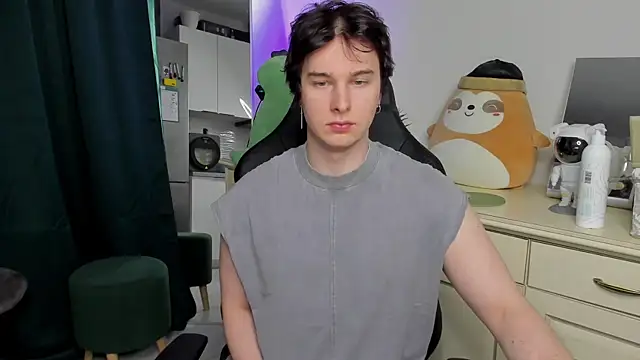 Vincent Strong online show from 04.13.26