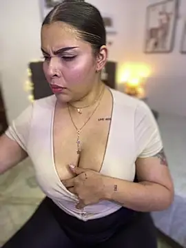 GigiiStone online show from 01.04.25