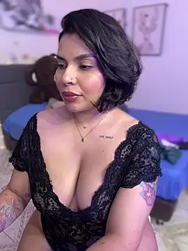 GigiiStone online show from 02.19.25