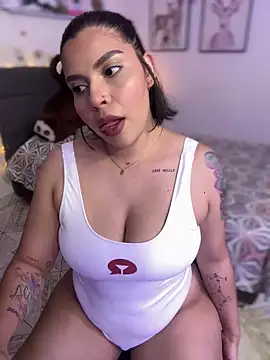 GigiiStone online show from 03.03.25